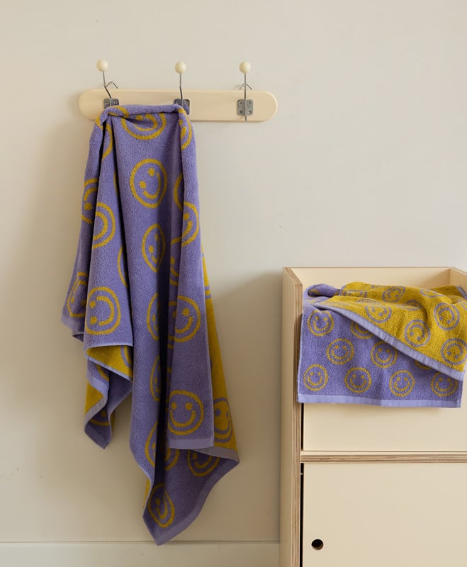 Serviette Douce Smiley – Confort & Bonne Humeur au Quotidien