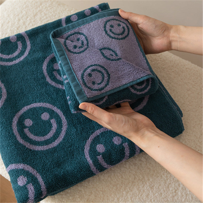 Serviette Douce Smiley – Confort & Bonne Humeur au Quotidien